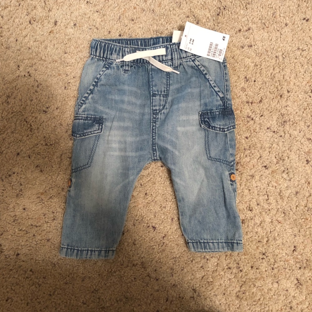 NWT Baby jeans size 6-9 months